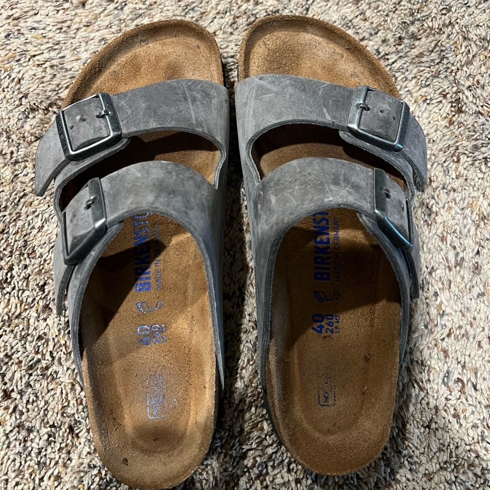 Birkenstock Arizona size 40 (women’s 9)